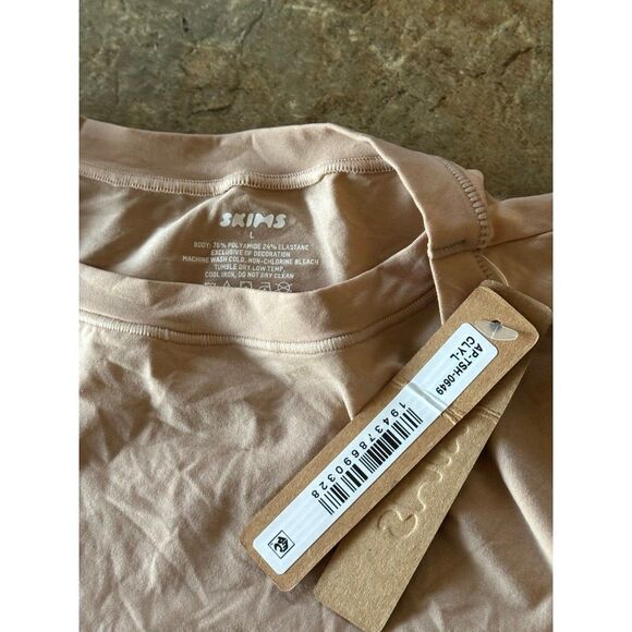 Skims Fits Everybody T-Shirt Clay Size Large - Picture 8 of 8